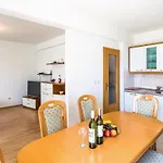 Appartement Zadarska Makarska